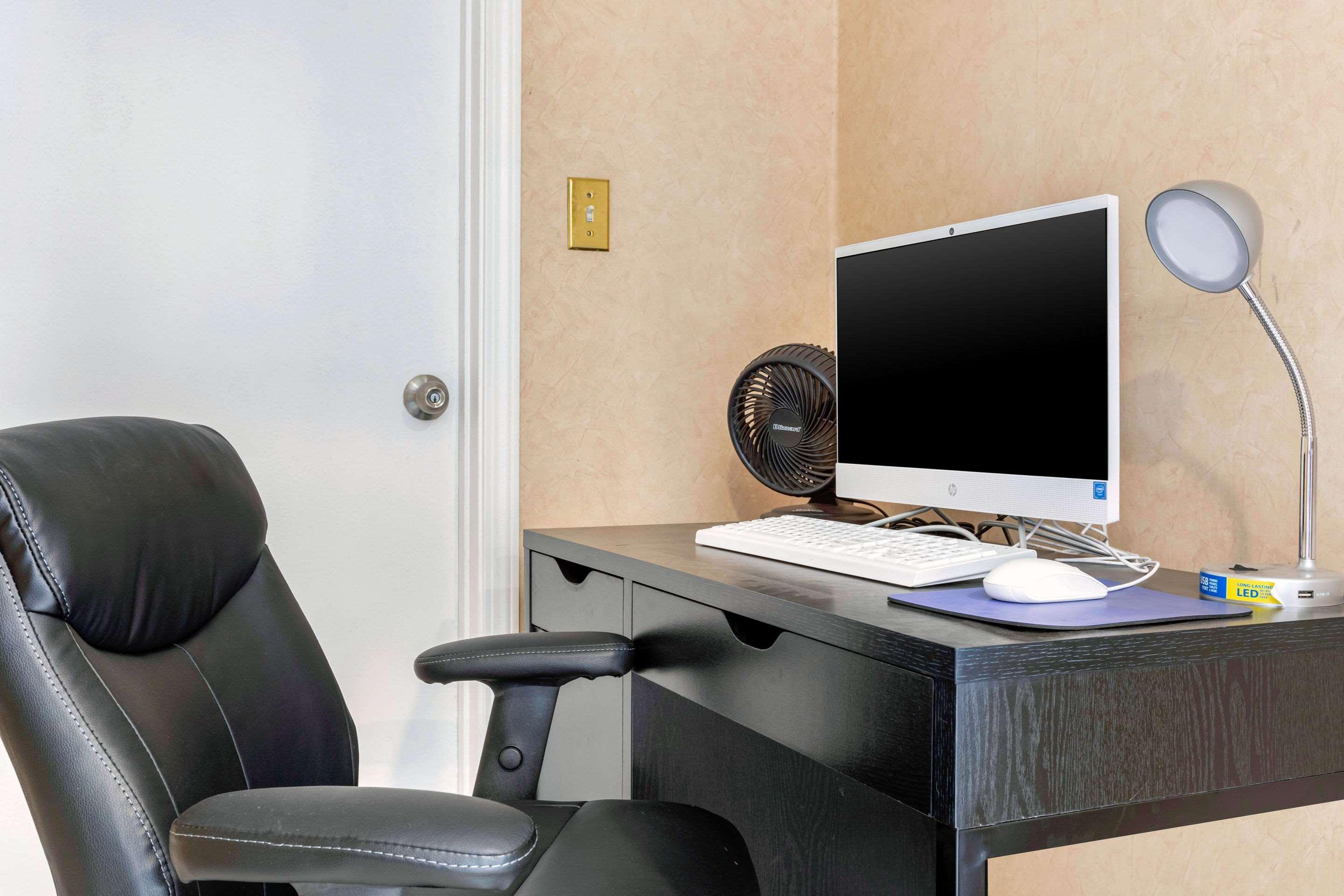 Quality Inn&suites Anaheim 3*