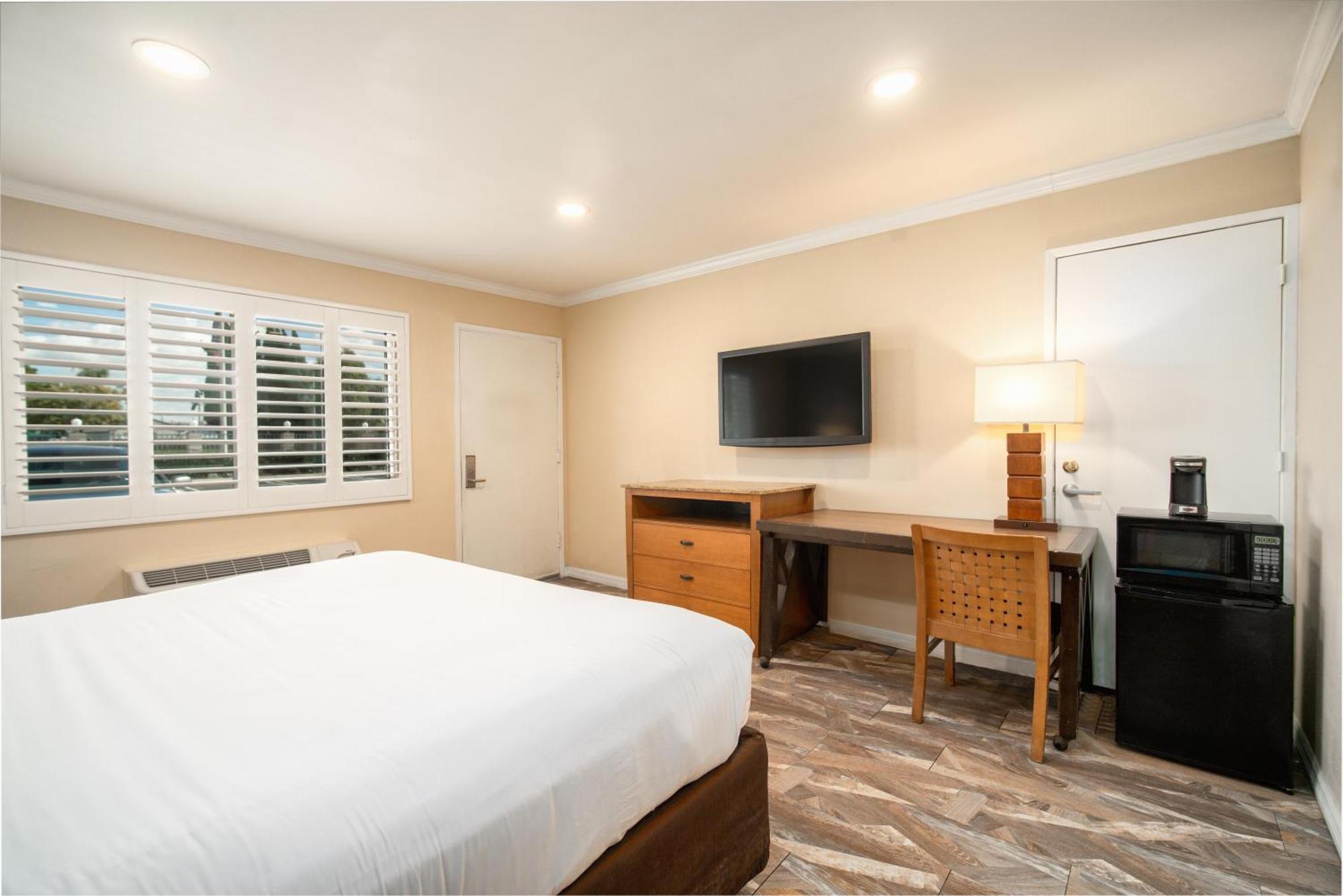 Quality Inn&suites Anaheim 3*