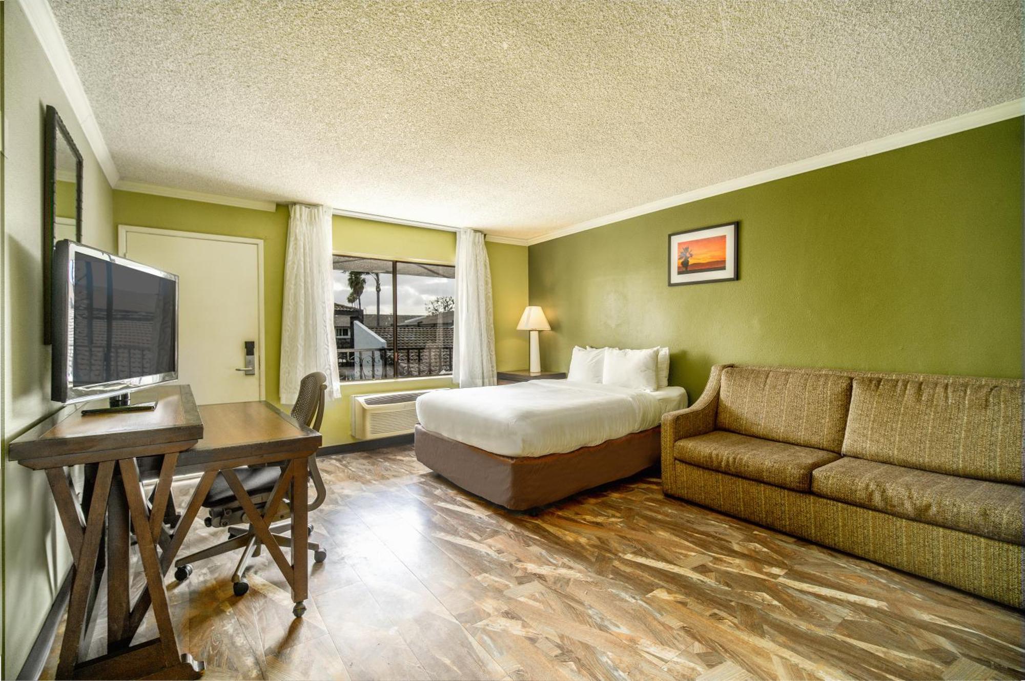 Quality Inn&suites Anaheim