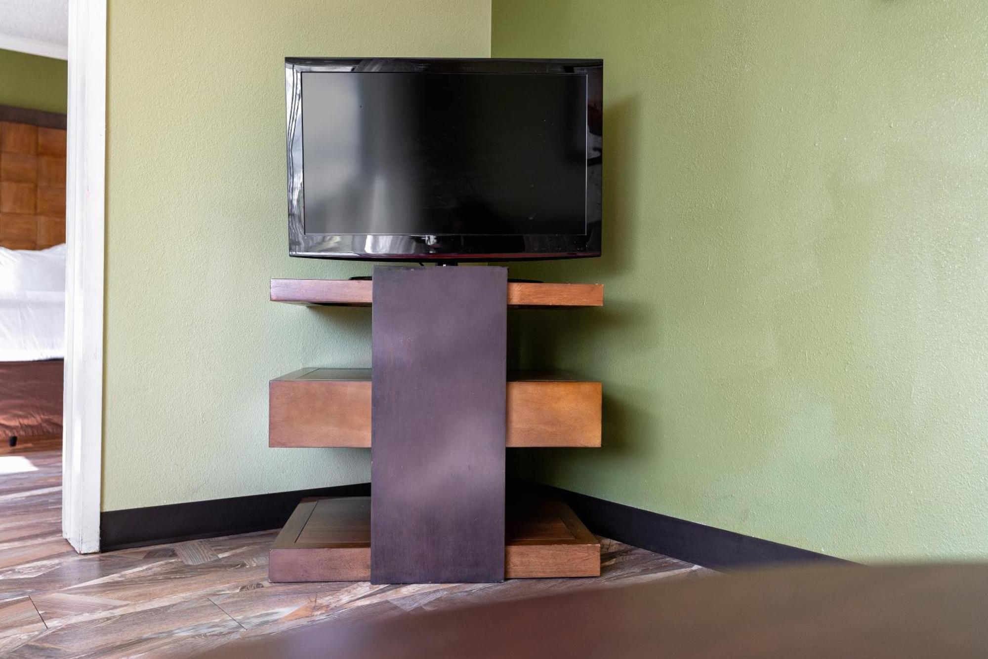 Quality Inn&suites Anaheim Hotel 3*